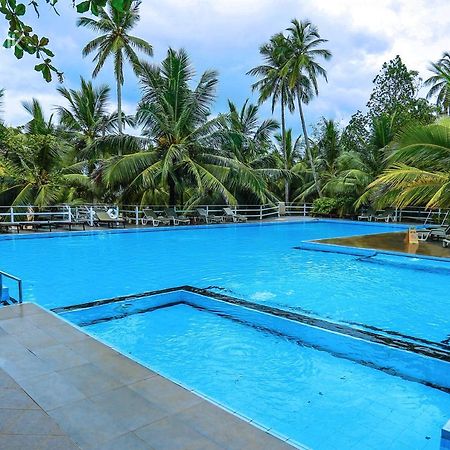 Lagoon Paradise Beach Resort Тангалла Экстерьер фото