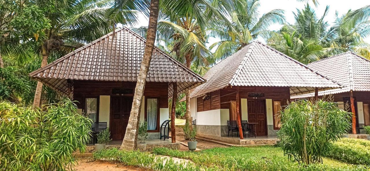 Lagoon Paradise Beach Resort Тангалла Экстерьер фото
