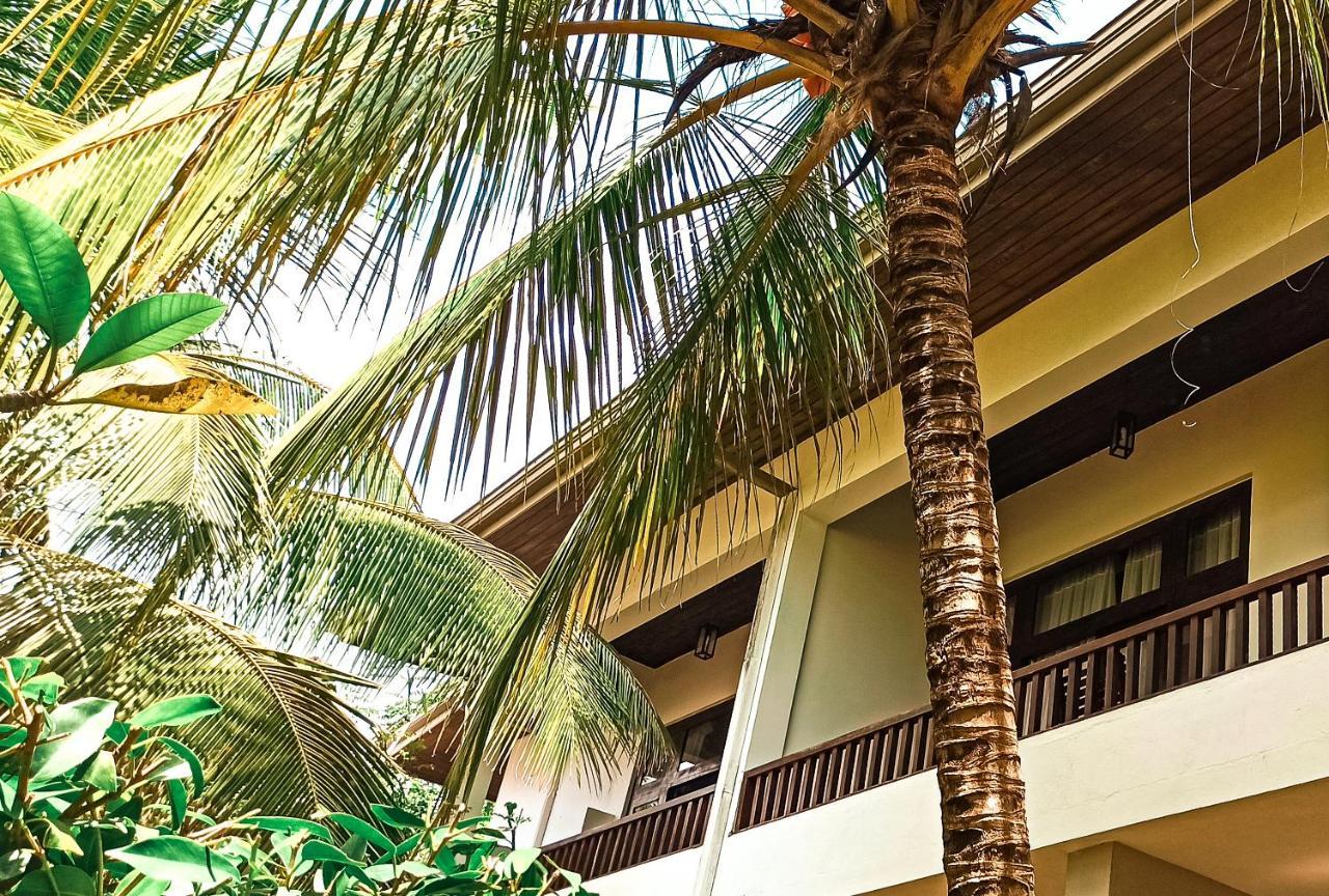 Lagoon Paradise Beach Resort Тангалла Экстерьер фото